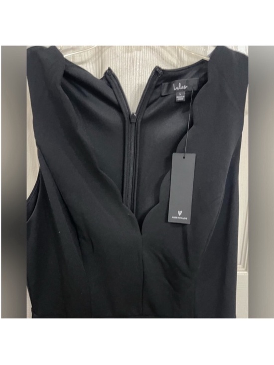 Little Black dress with small slit - Picture 7 of 7